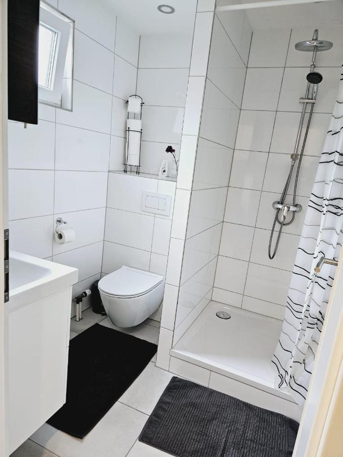Weinstadt Monteurwohnnung Ferienwohnung エクステリア 写真