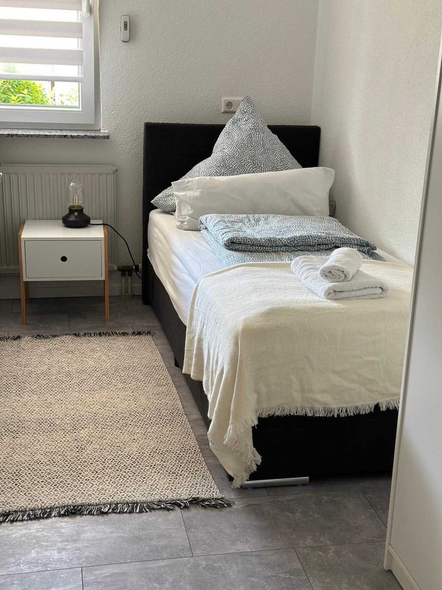 Weinstadt Monteurwohnnung Ferienwohnung エクステリア 写真